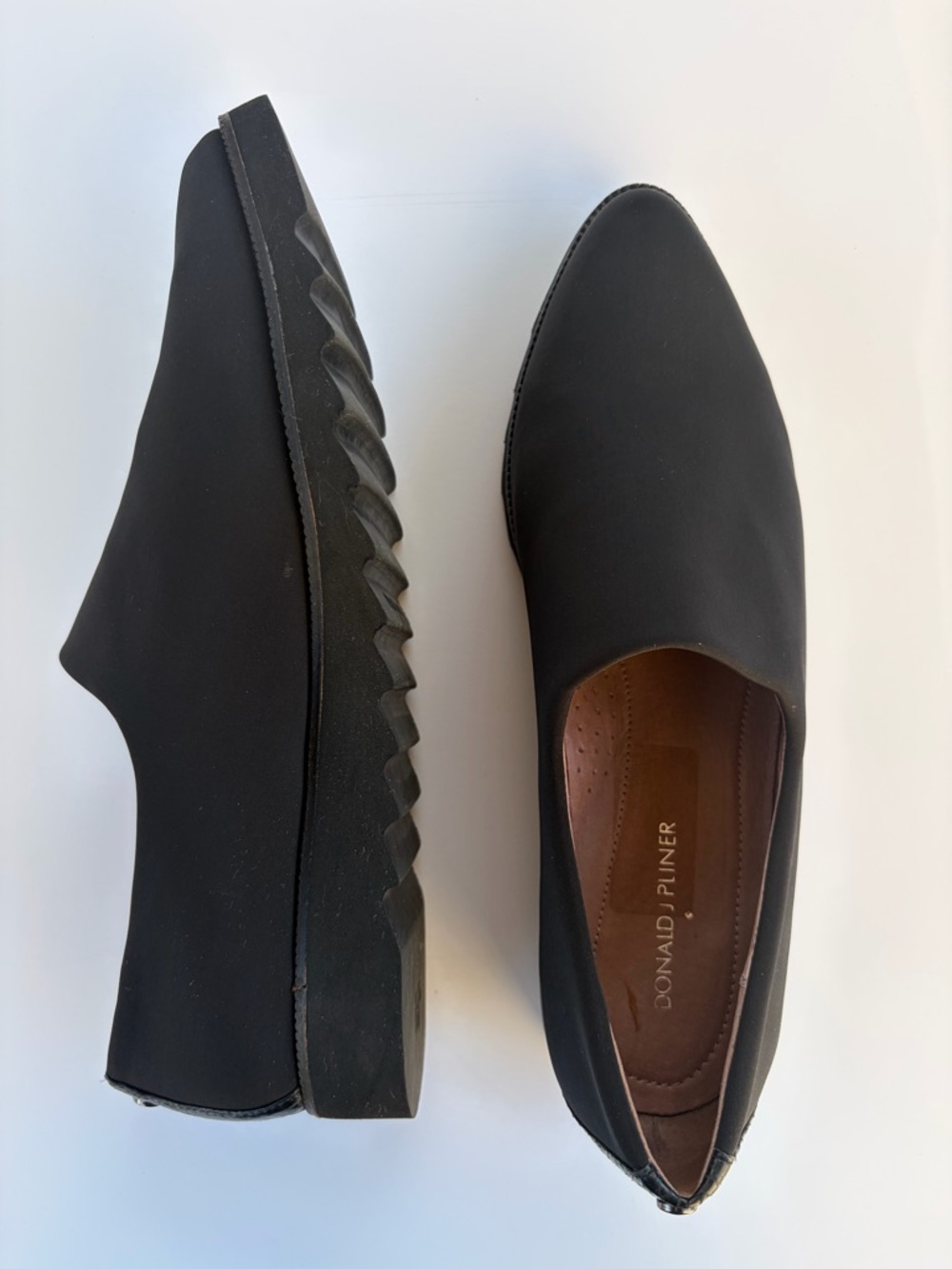 Donald J Pliner Belfast Black Stretch Pointed Toe Flats Snake Heel Size 10 M